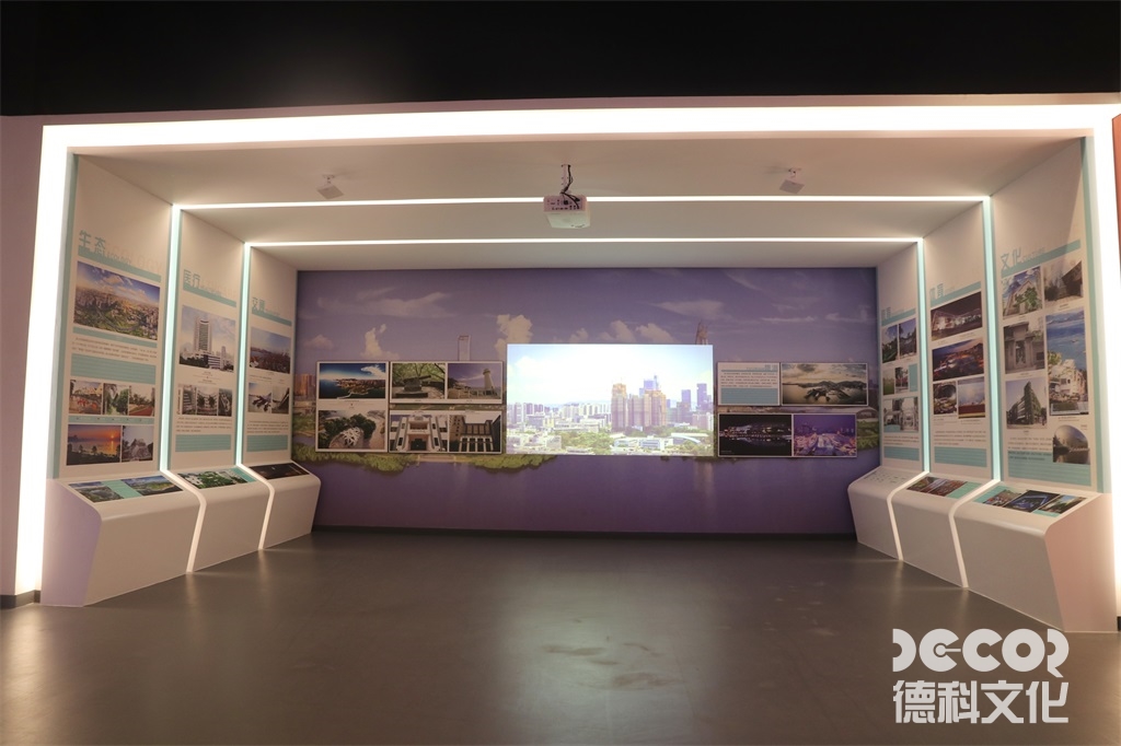 博物館展覽陳列設(shè)計(jì)中，如何保護(hù)展品并確保觀眾的安全？