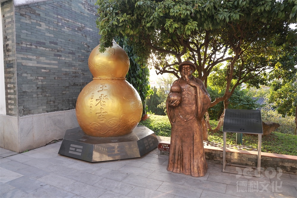 園藝展館設(shè)計中如何考慮植物的生長周期和需求？